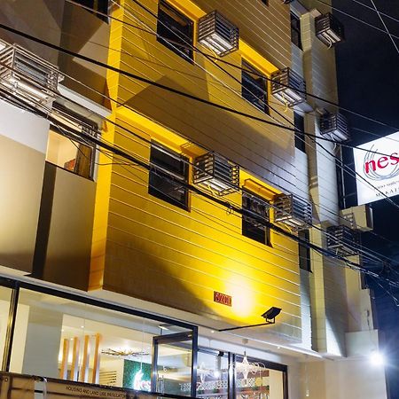 Nest Nano Suites Poblacion - Makati Макати Экстерьер фото